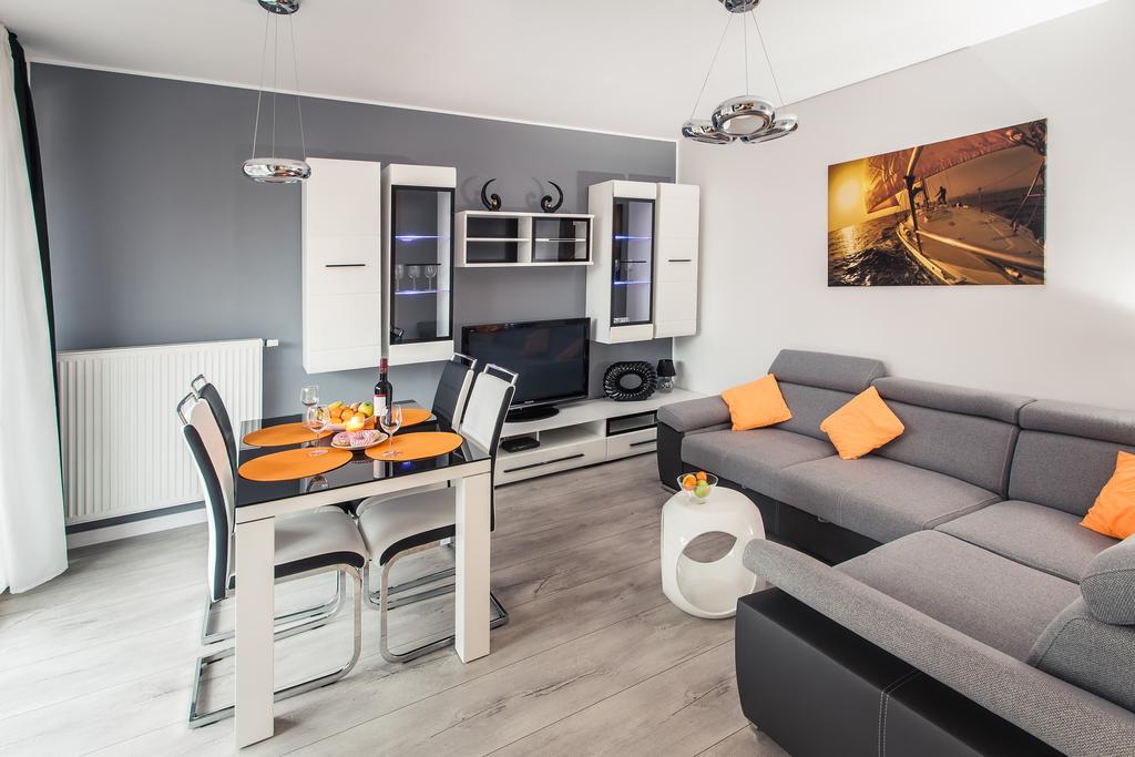 Holidays Home Apartamenty Chmielna Gdańsk Exteriör bild